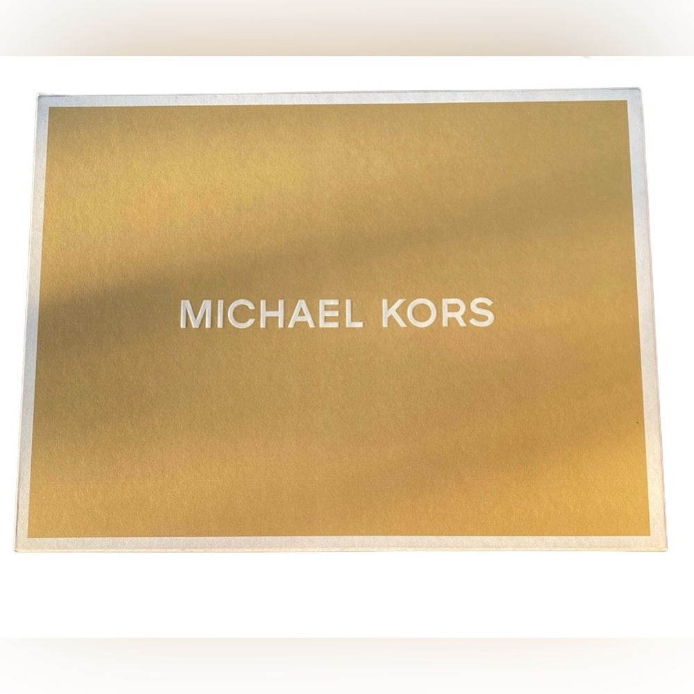 MAGNETIC MICHAEL KORS GIFT BOX